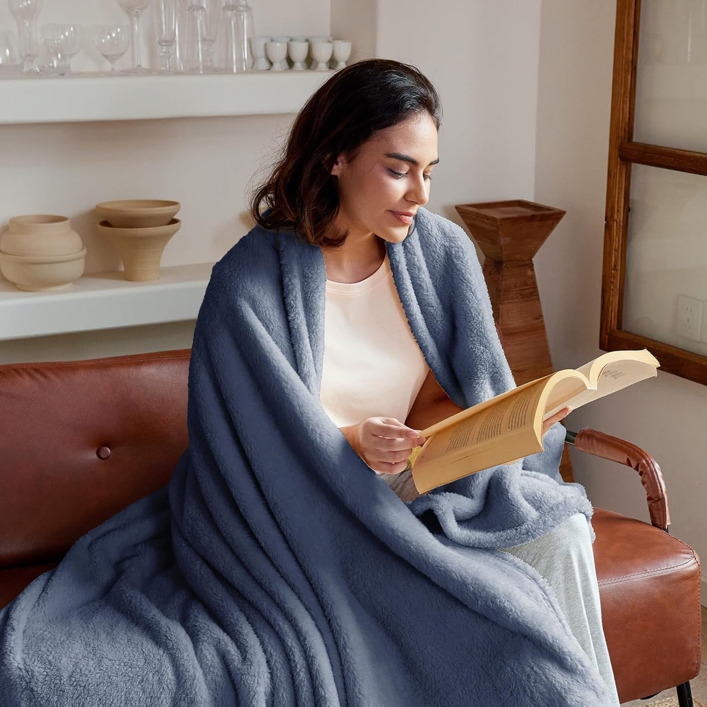 Exclusivo Mezcla King Size Flannel Fleece Blanket, Super Soft Velvet Plush Bed Blanket, Fuzzy Cozy and Warm for All Seasons, 90x104 Inches, Stone Blue