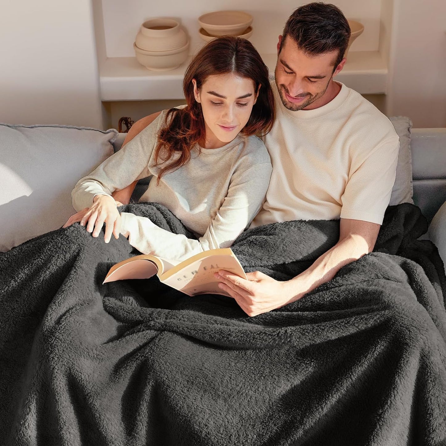 Exclusivo Mezcla Twin Size Flannel Fleece Blanket, Super Soft Velvet Plush Bed Blanket, Fuzzy Cozy and Warm for All Seasons, 60x80 Inches, Dark Grey